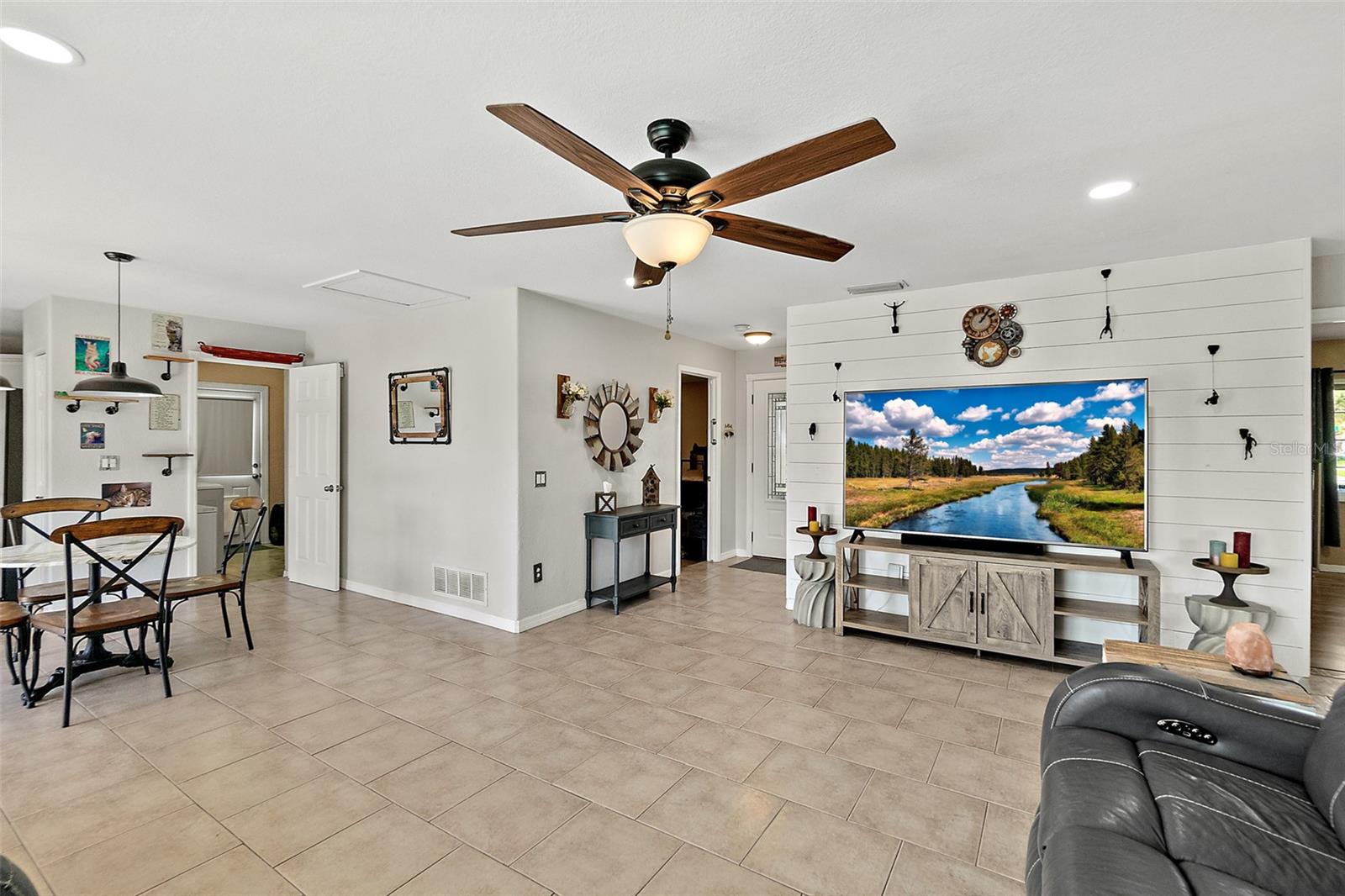 Image 34 of 47 For 589 Clairmont Lane