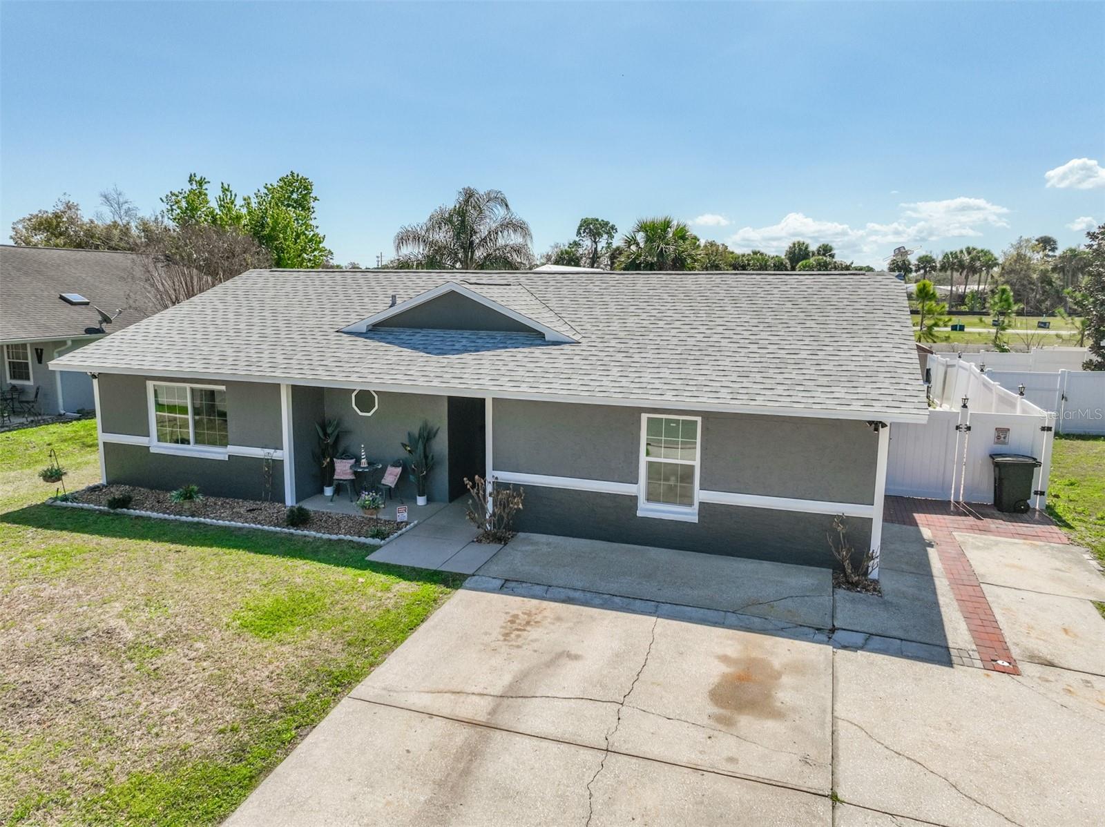 Image 5 of 47 For 589 Clairmont Lane