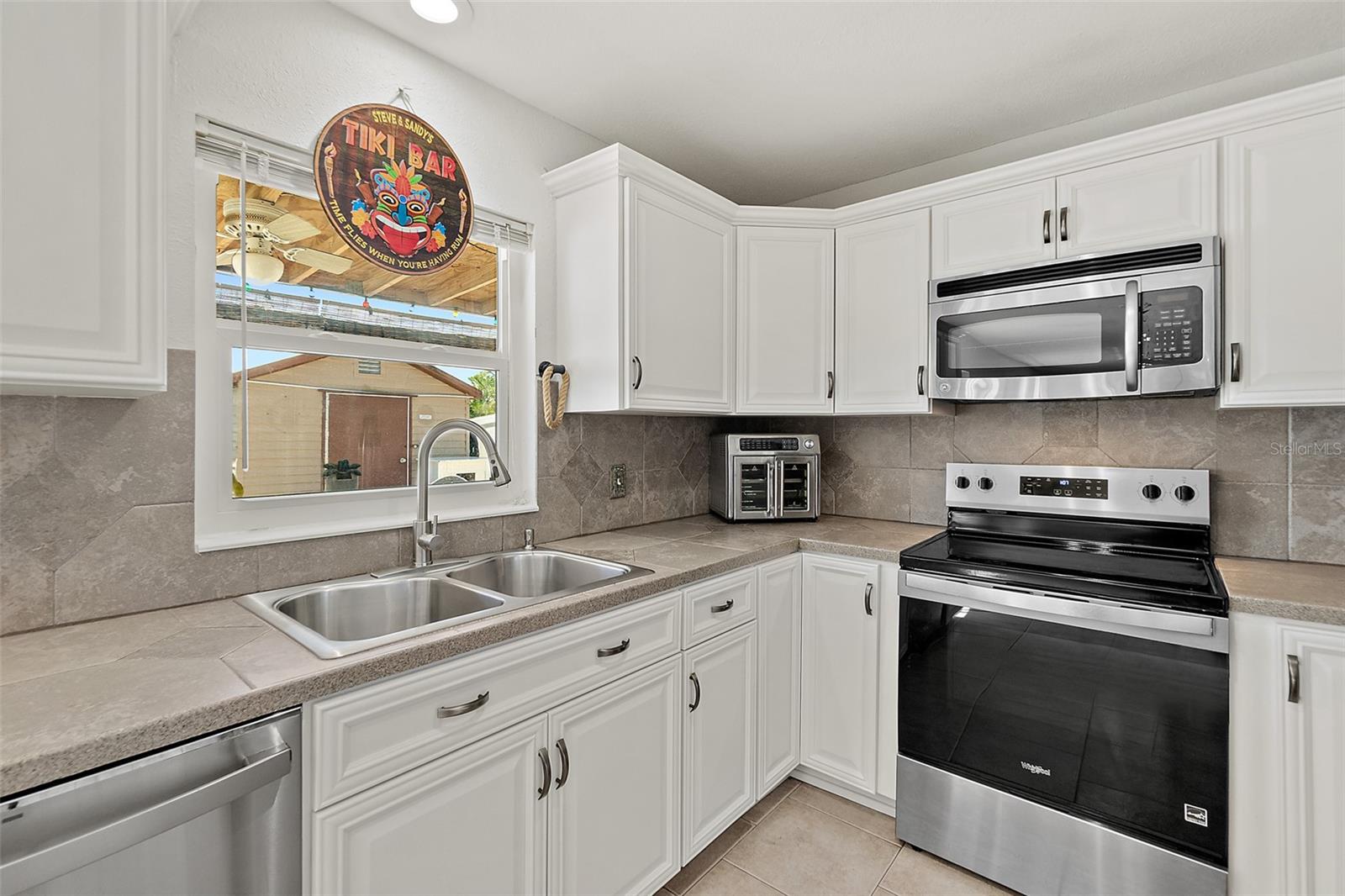 Image 7 of 47 For 589 Clairmont Lane