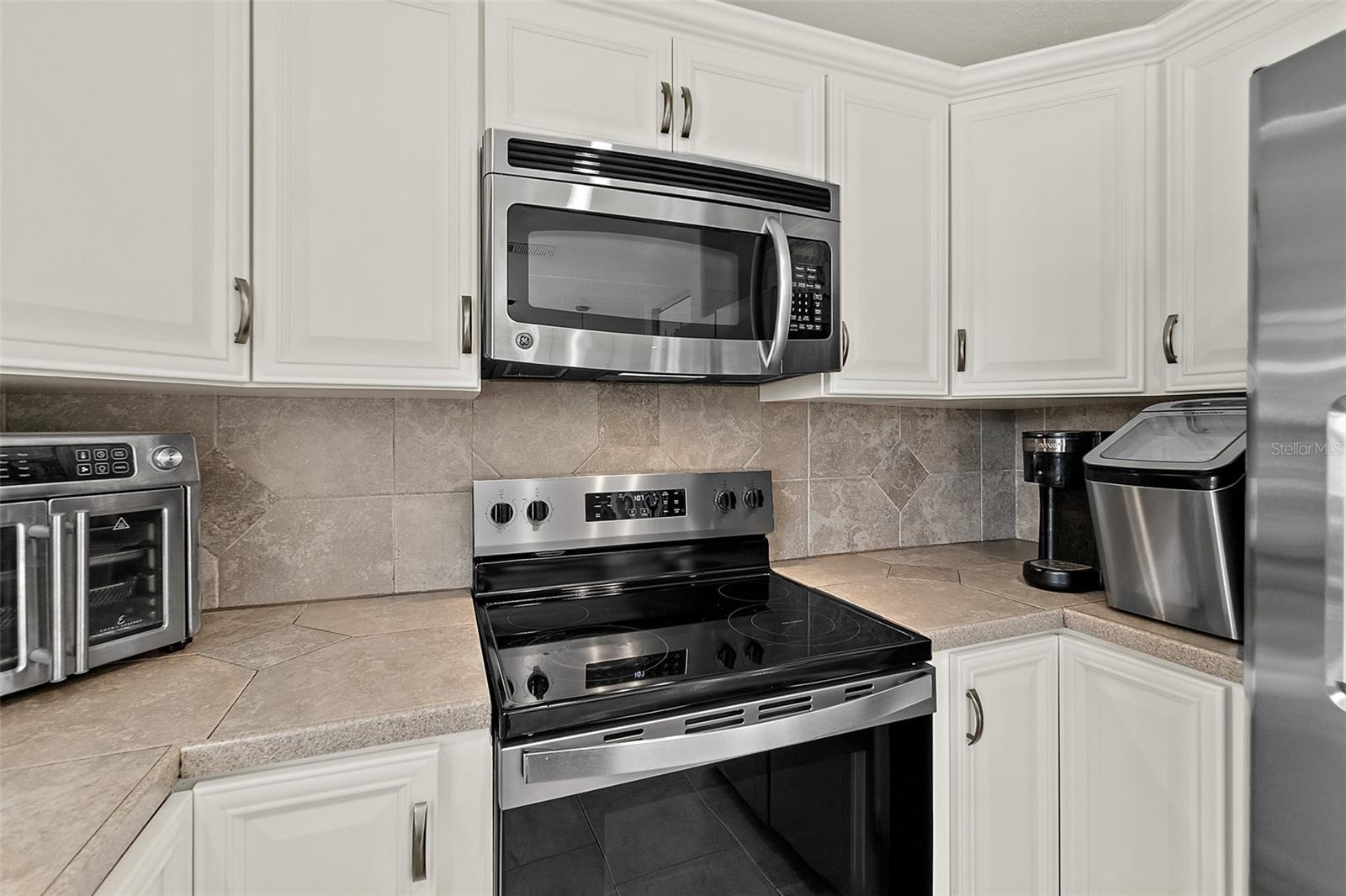 Image 9 of 47 For 589 Clairmont Lane