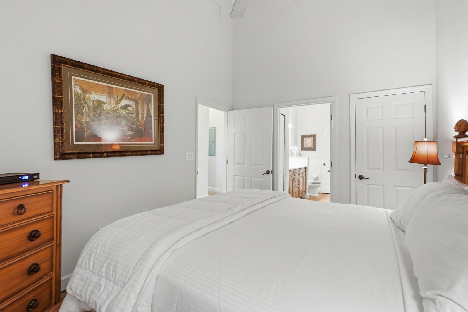 Image 21 of 51 For 5 Ocean Crest Drive 1443