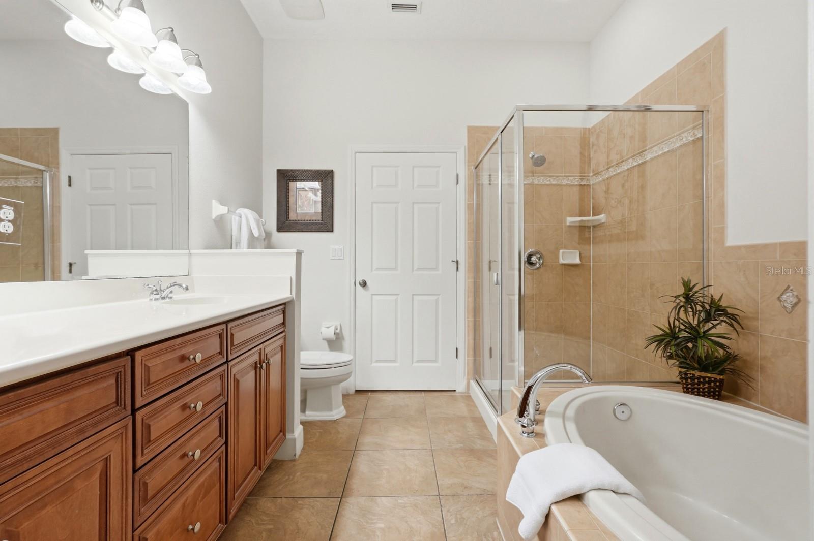 Image 22 of 51 For 5 Ocean Crest Drive 1443