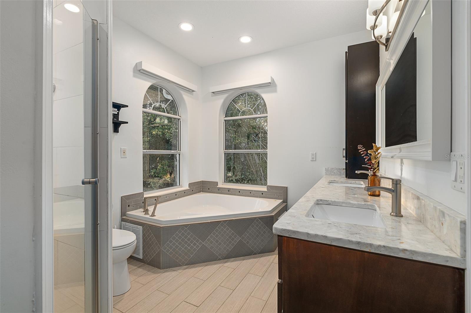 Image 33 of 57 For 5584 Ocean Shore Boulevard