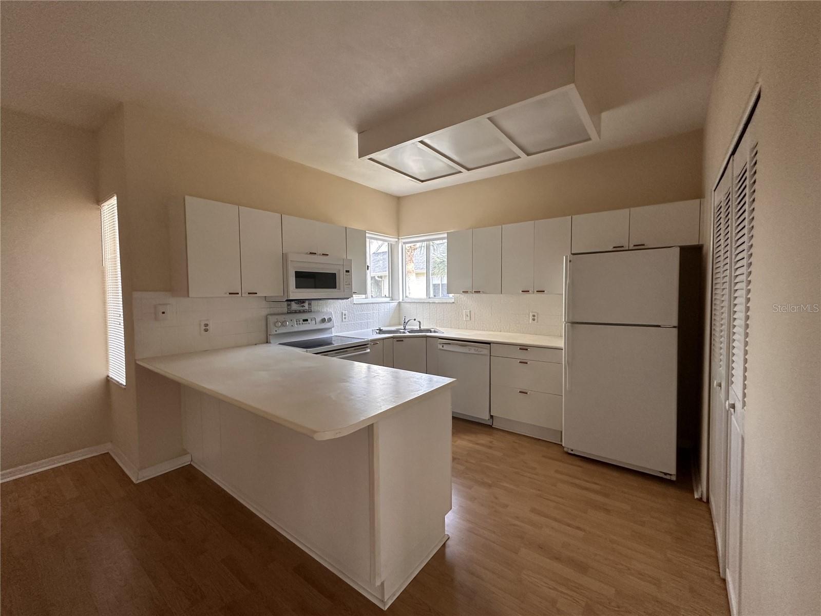 Image 10 of 31 For 35 Magnolia Avenue 35