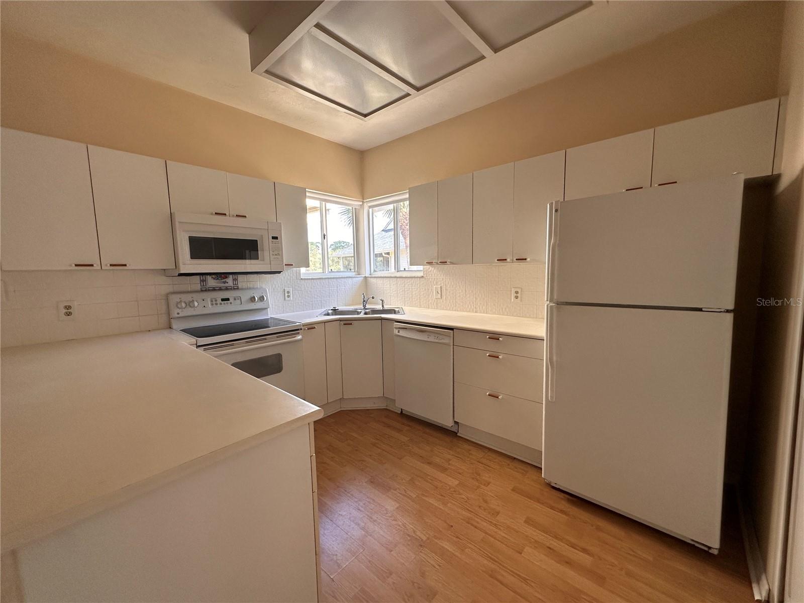 Image 11 of 31 For 35 Magnolia Avenue 35