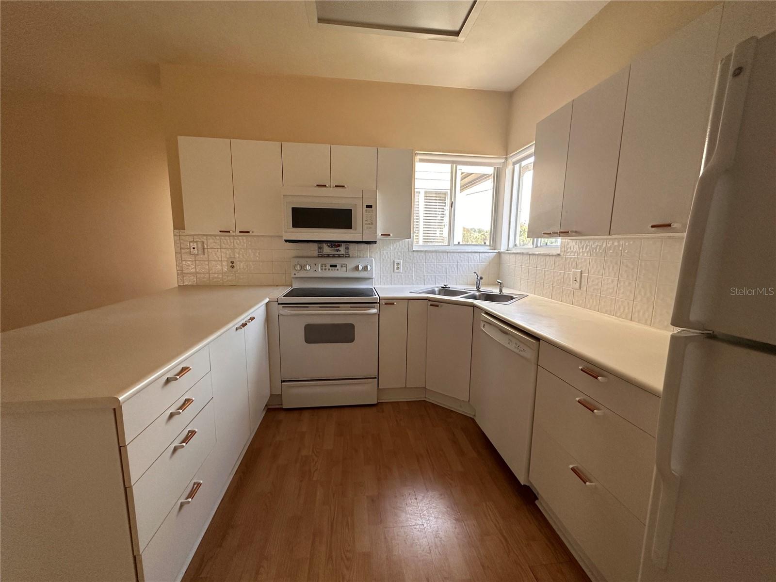 Image 12 of 31 For 35 Magnolia Avenue 35