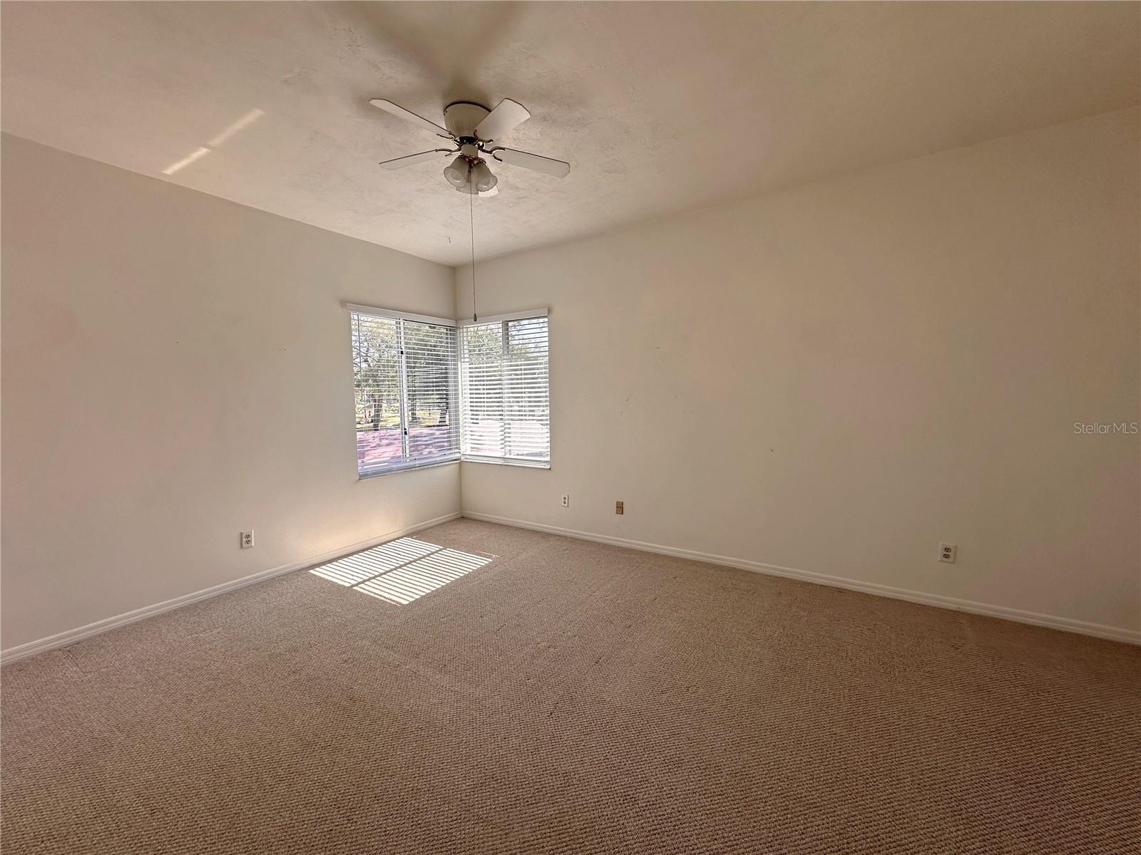 Image 16 of 31 For 35 Magnolia Avenue 35