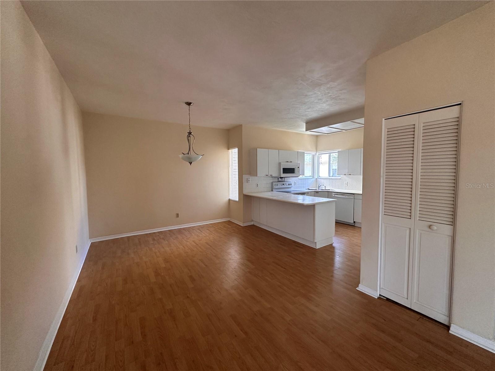 Image 8 of 31 For 35 Magnolia Avenue 35