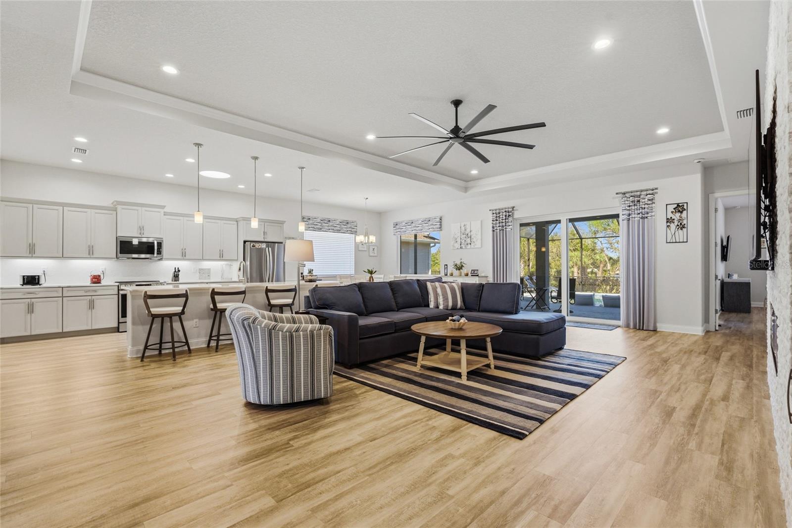 Image 11 of 50 For 8 Lakewalk Drive