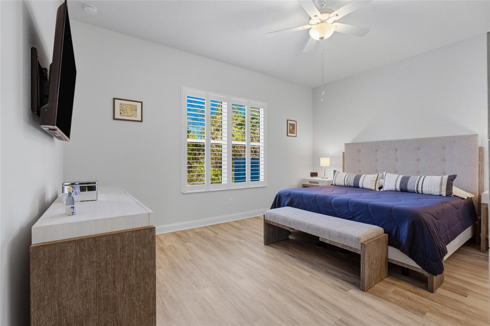 Image 19 of 50 For 8 Lakewalk Drive