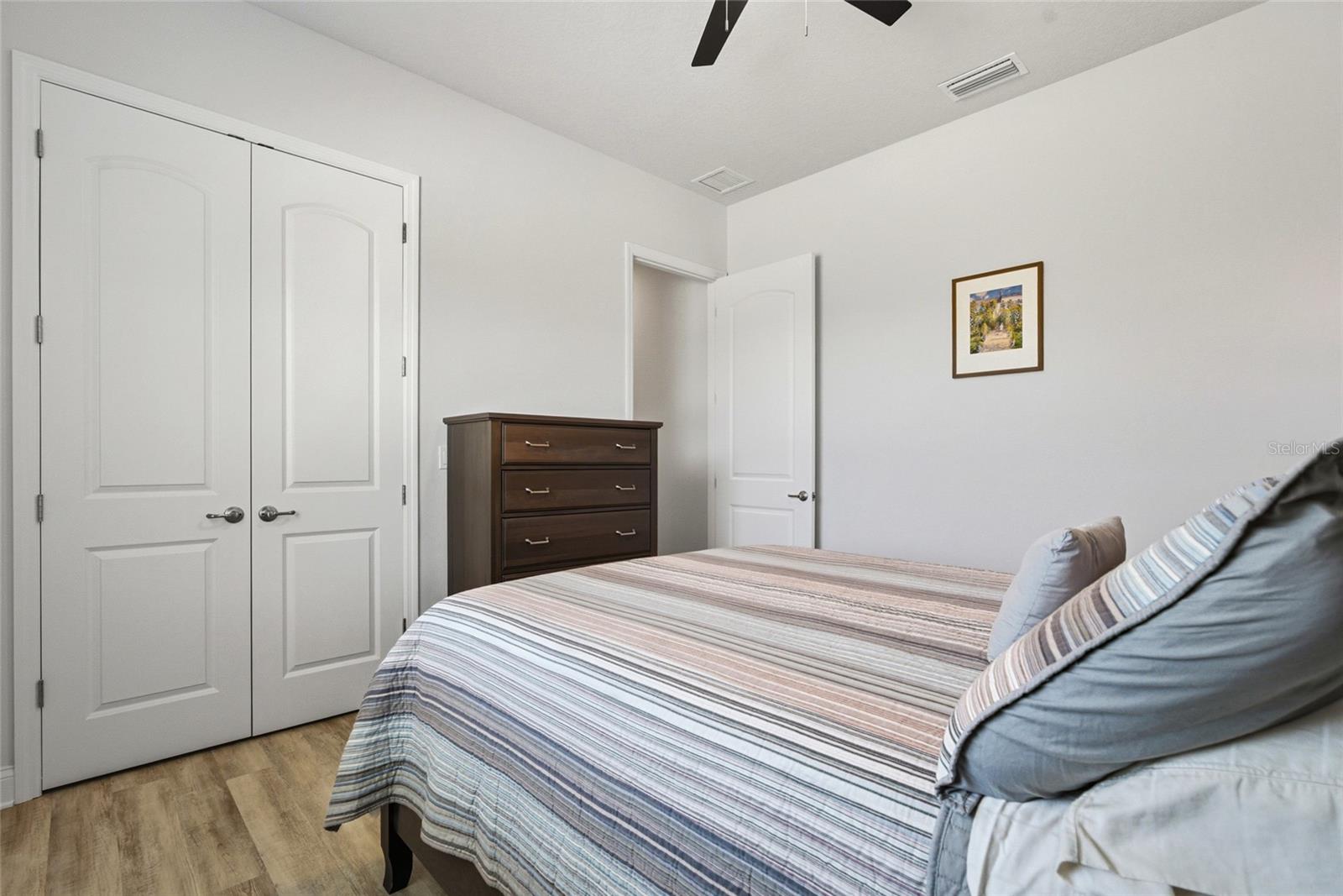 Image 26 of 50 For 8 Lakewalk Drive