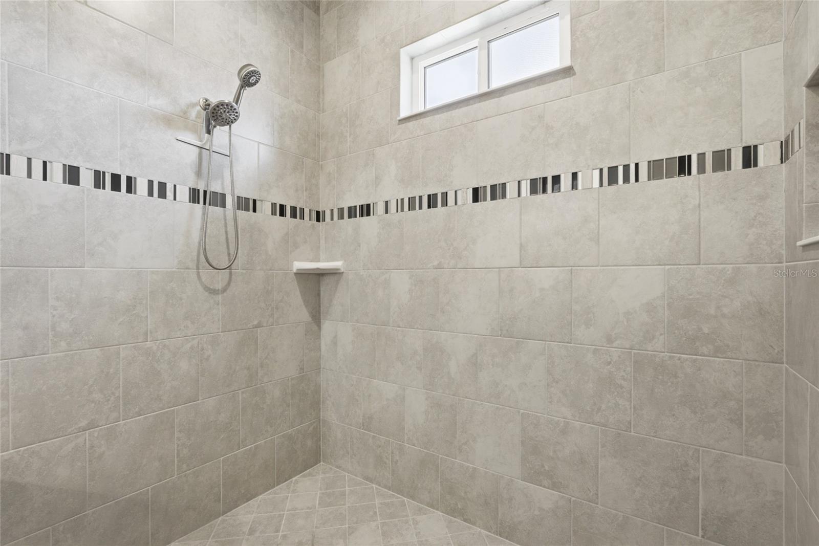 Image 32 of 50 For 8 Lakewalk Drive