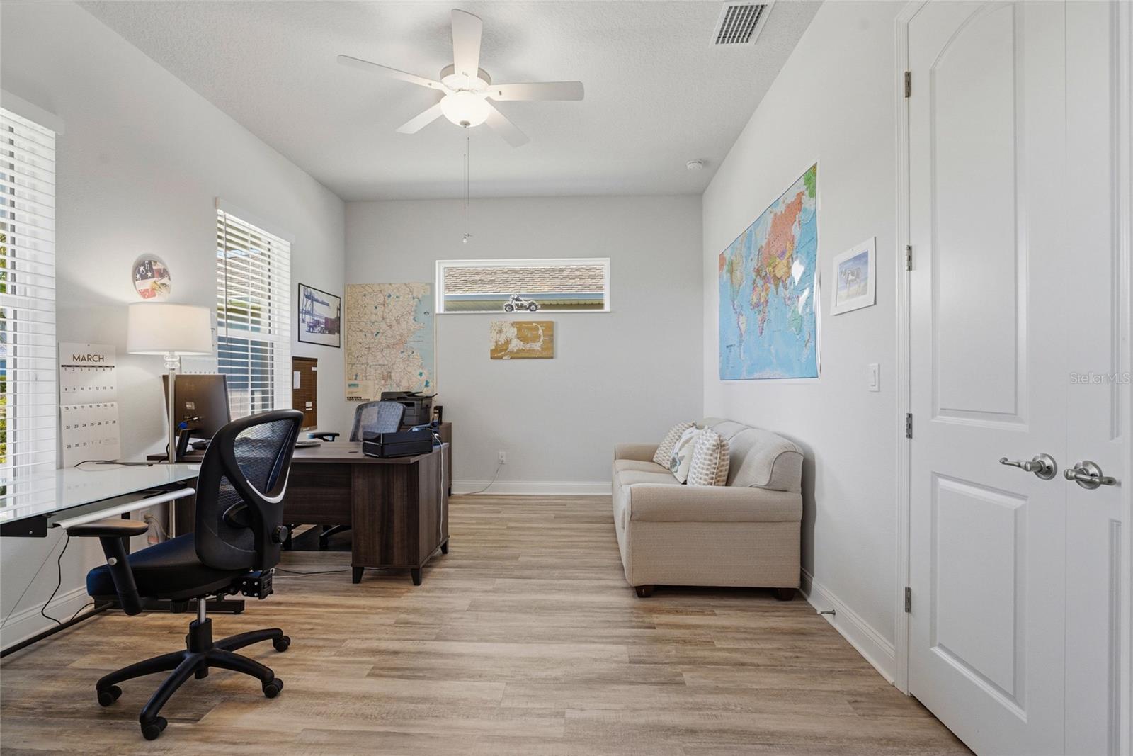 Image 34 of 50 For 8 Lakewalk Drive