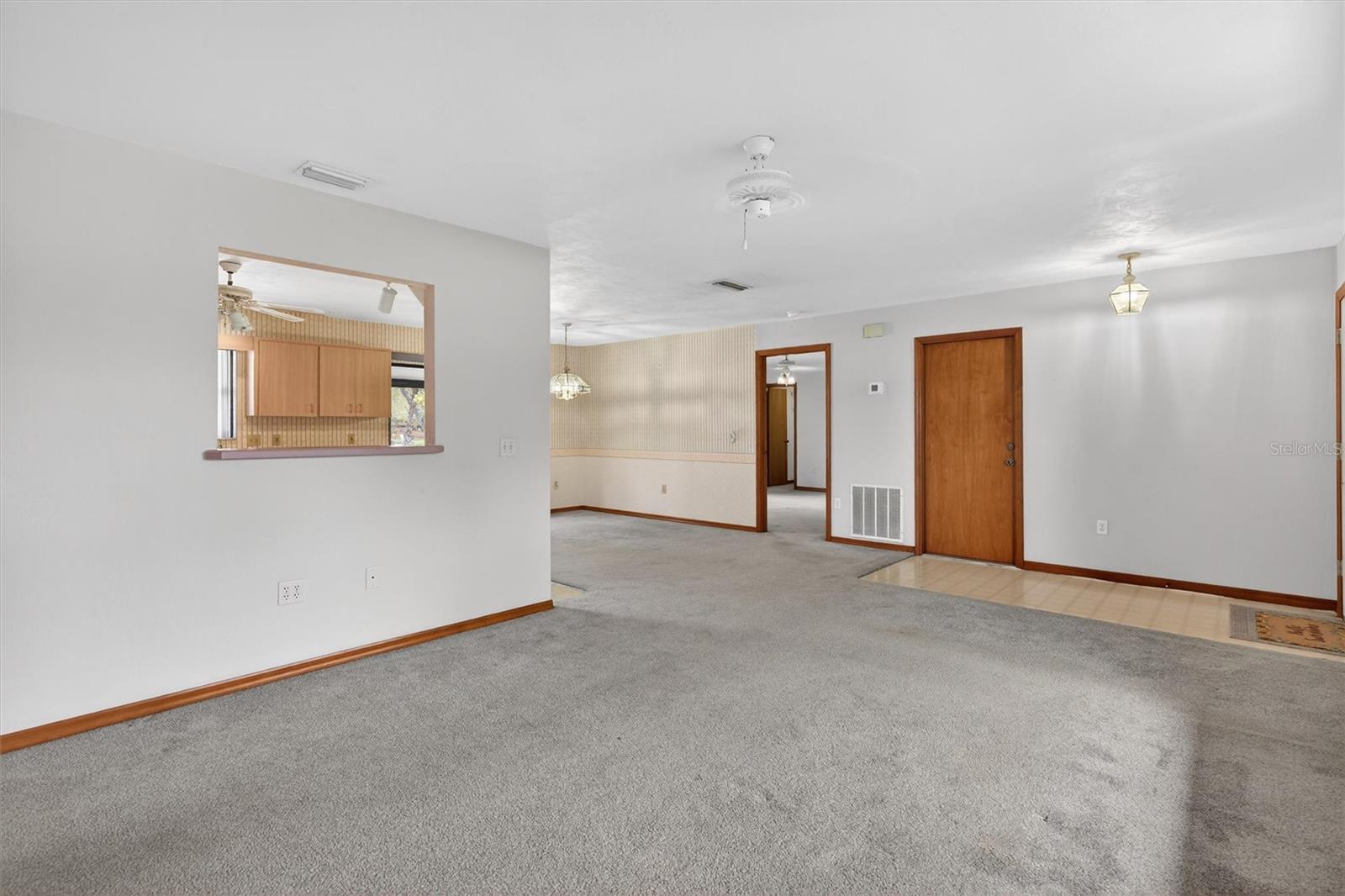 Image 11 of 93 For 239 Wilmette Avenue