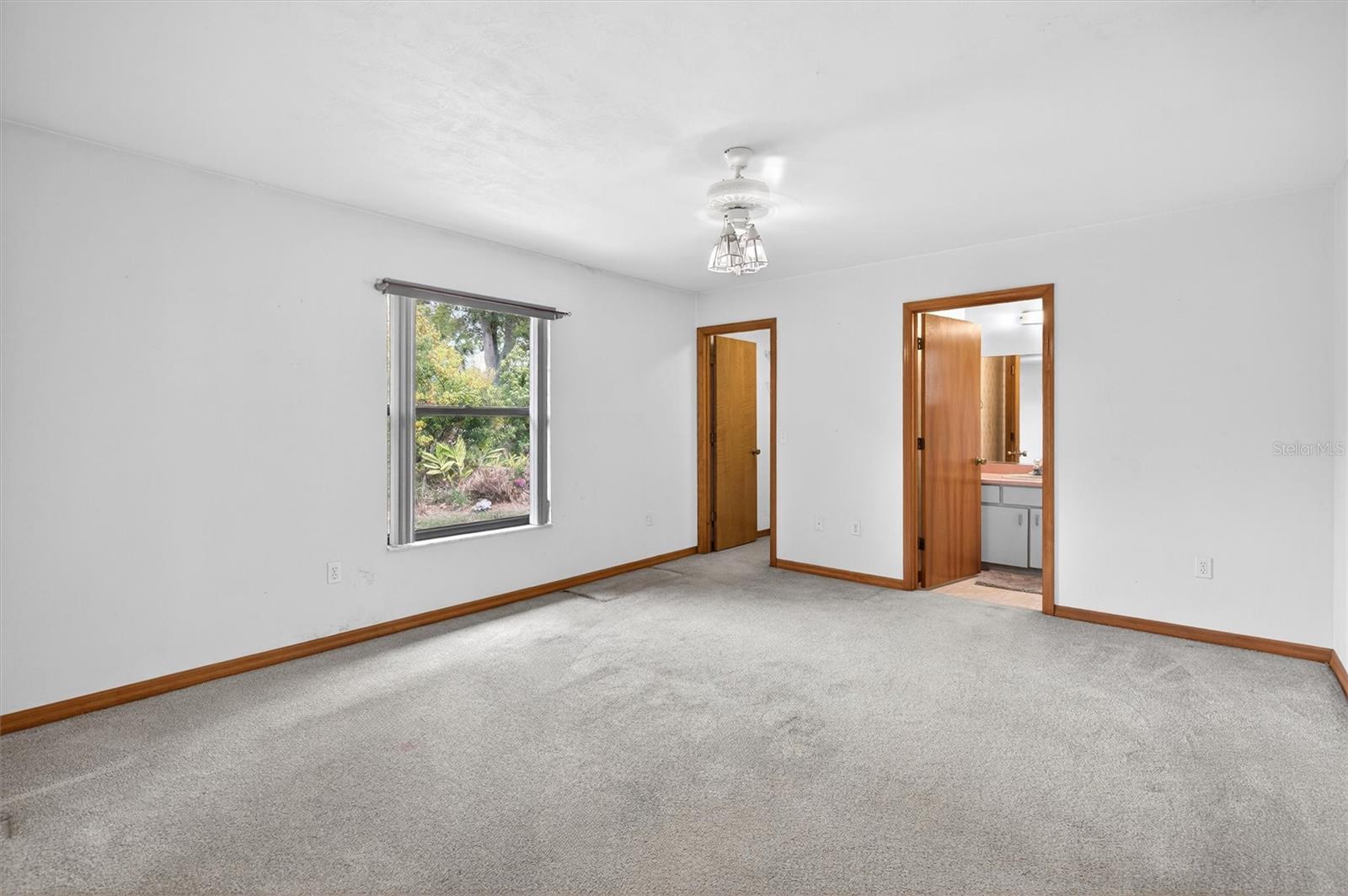 Image 12 of 93 For 239 Wilmette Avenue