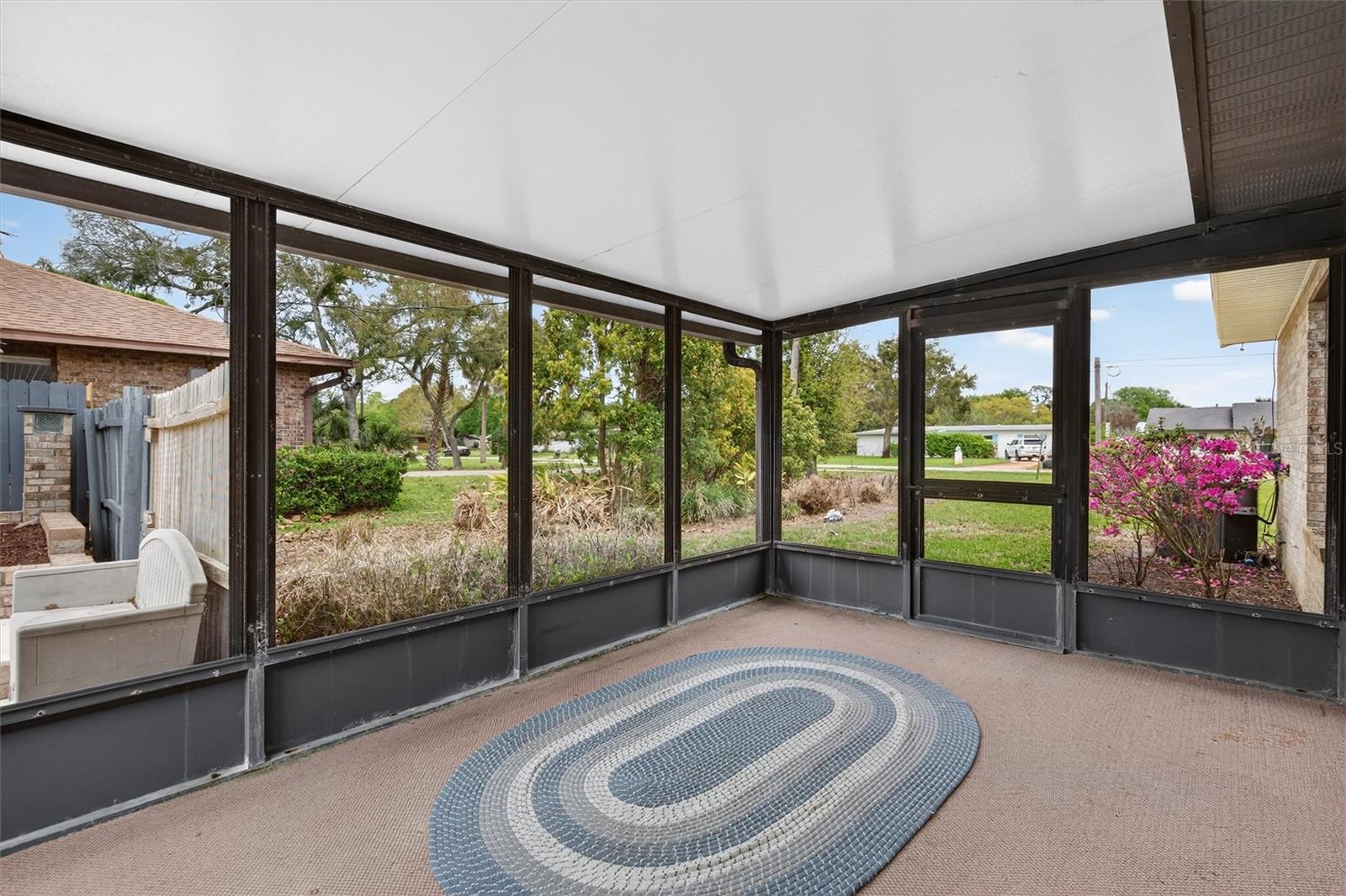 Image 20 of 93 For 239 Wilmette Avenue