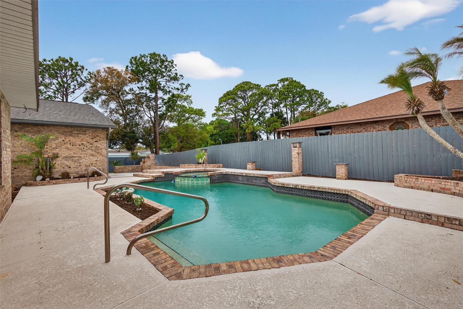 Image 21 of 93 For 239 Wilmette Avenue