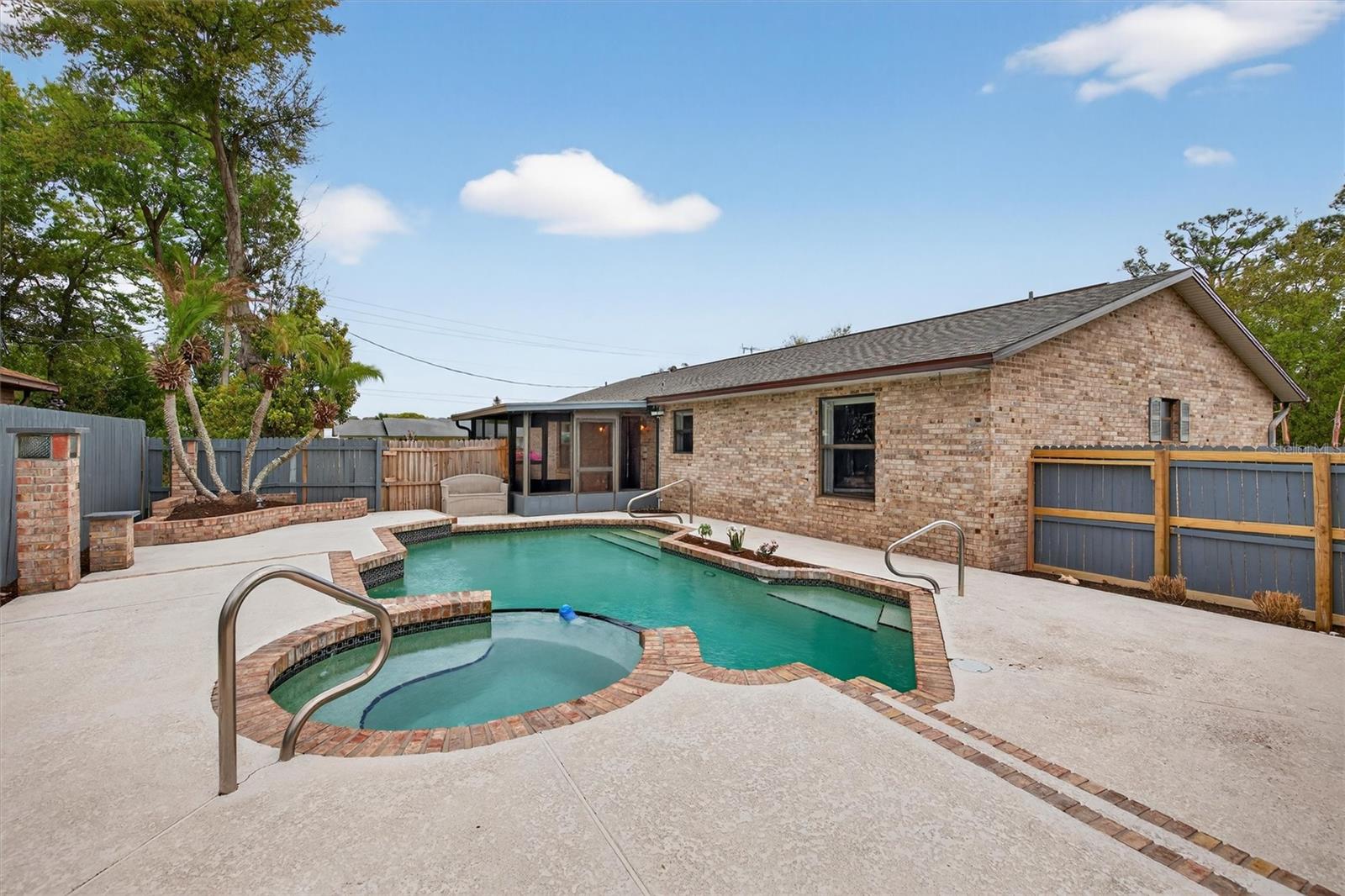 Image 23 of 93 For 239 Wilmette Avenue