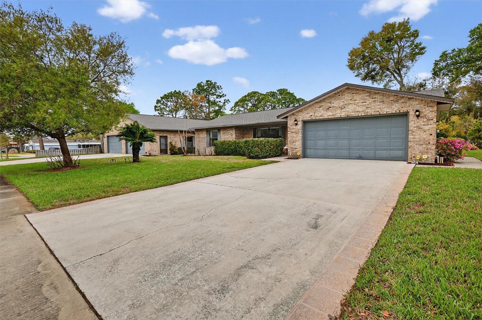 Image 3 of 93 For 239 Wilmette Avenue