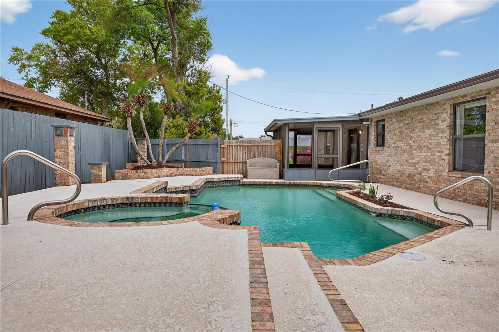 Image 31 of 93 For 239 Wilmette Avenue