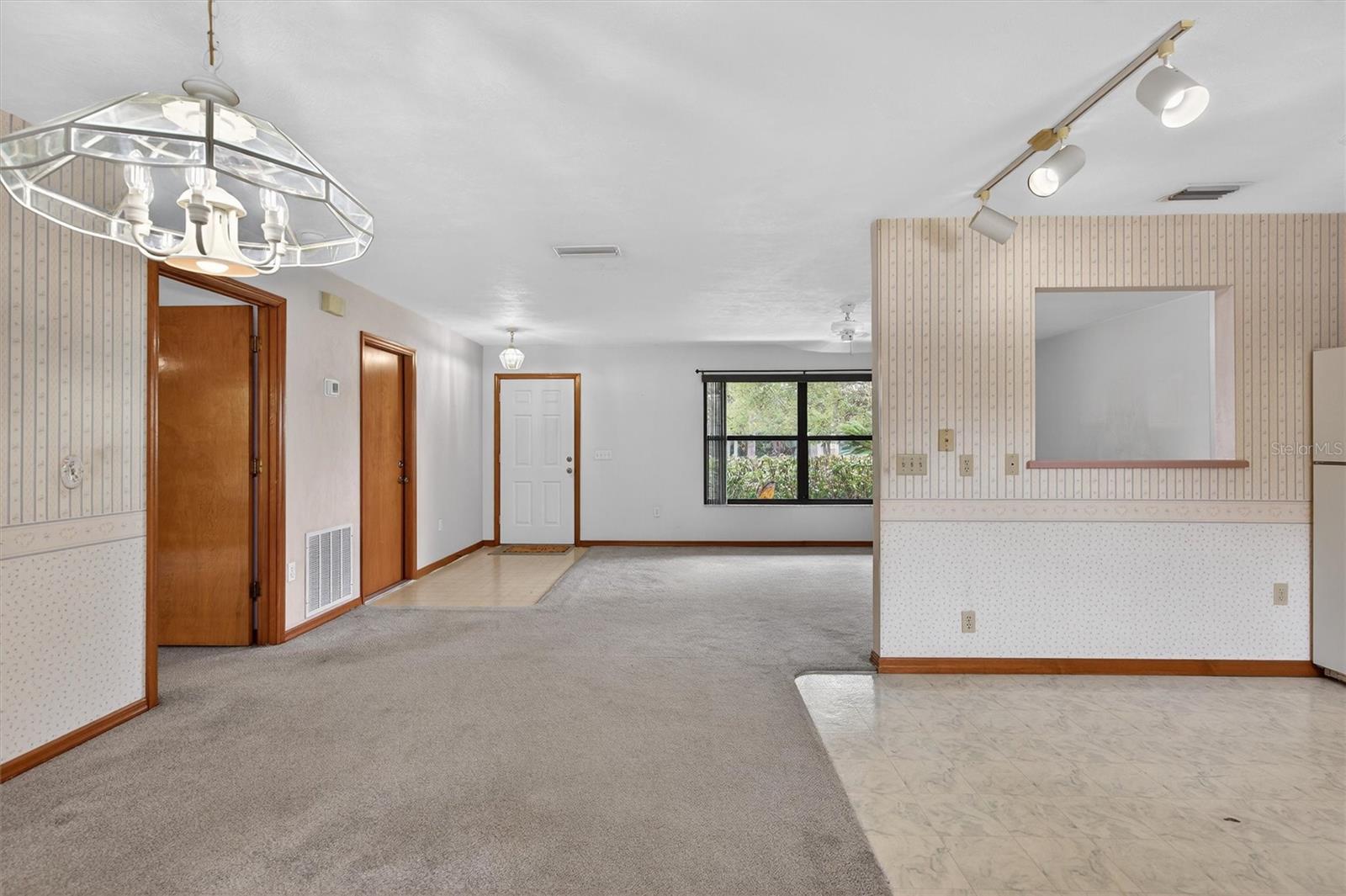 Image 32 of 93 For 239 Wilmette Avenue