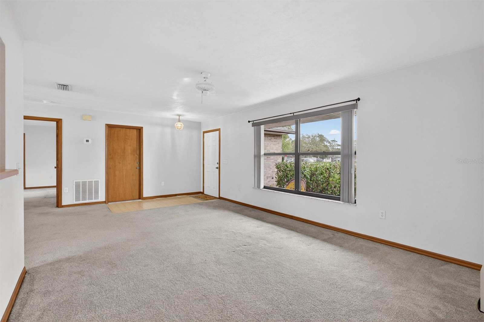 Image 4 of 93 For 239 Wilmette Avenue