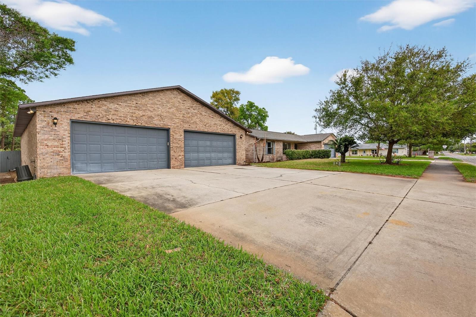 Image 42 of 93 For 239 Wilmette Avenue