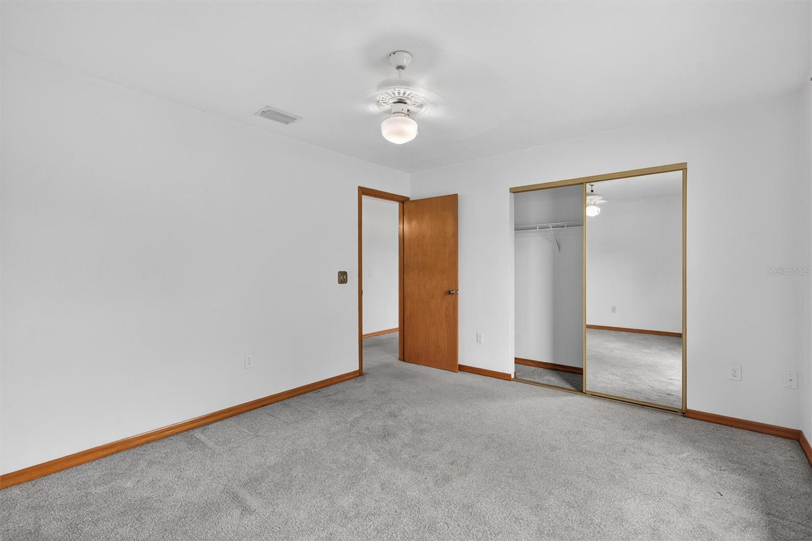 Image 5 of 93 For 239 Wilmette Avenue