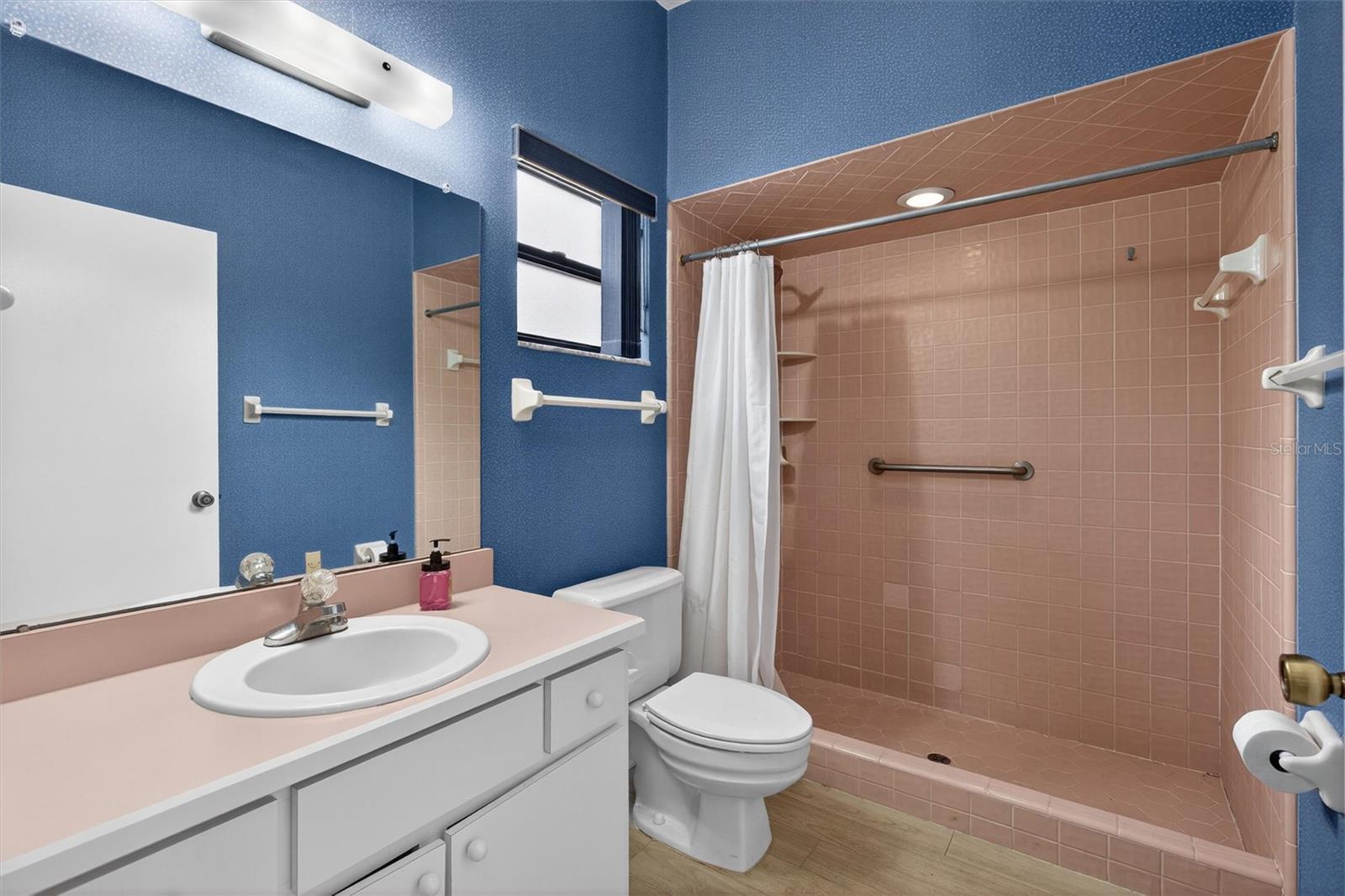 Image 53 of 93 For 239 Wilmette Avenue