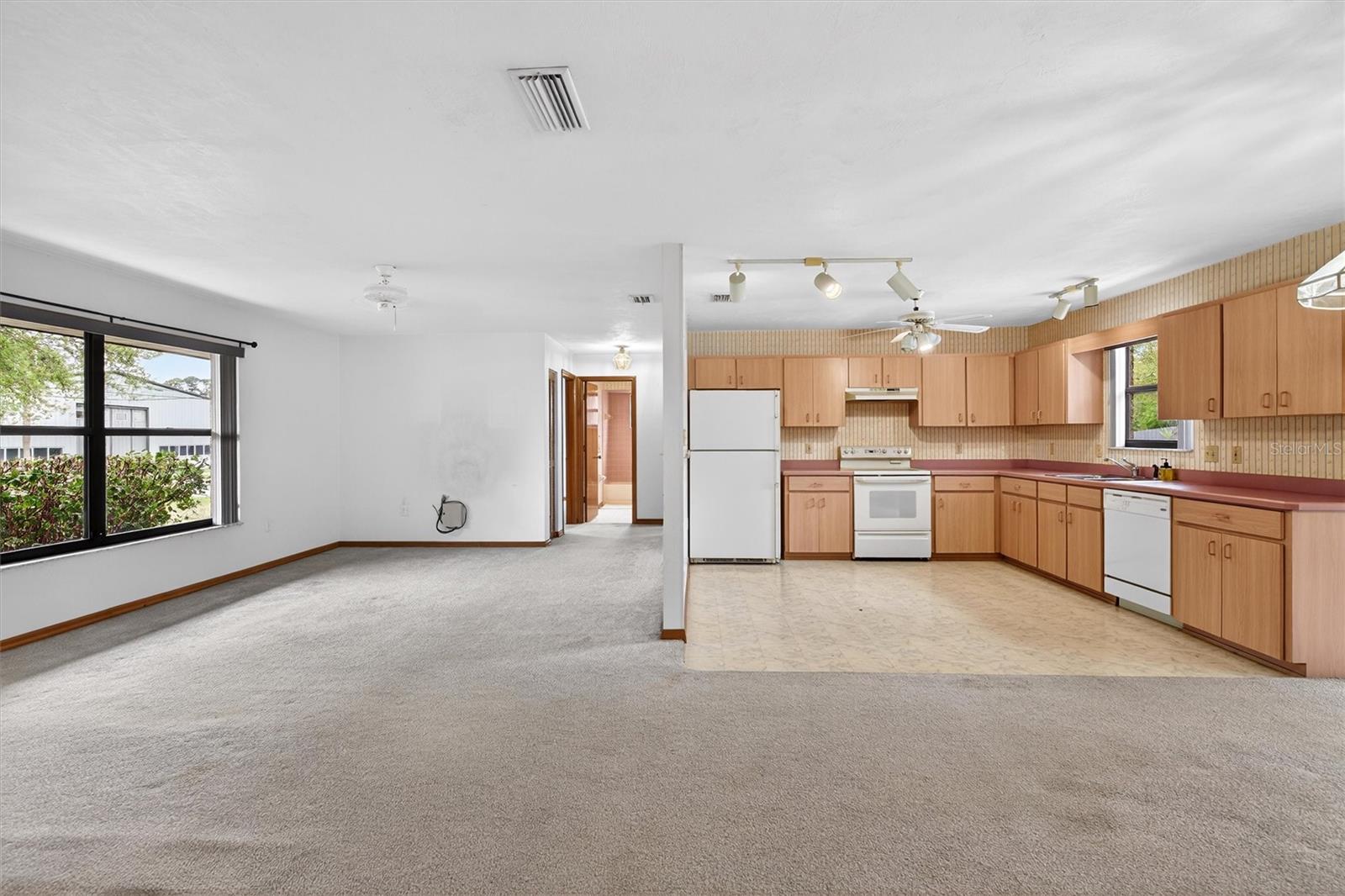 Image 67 of 93 For 239 Wilmette Avenue