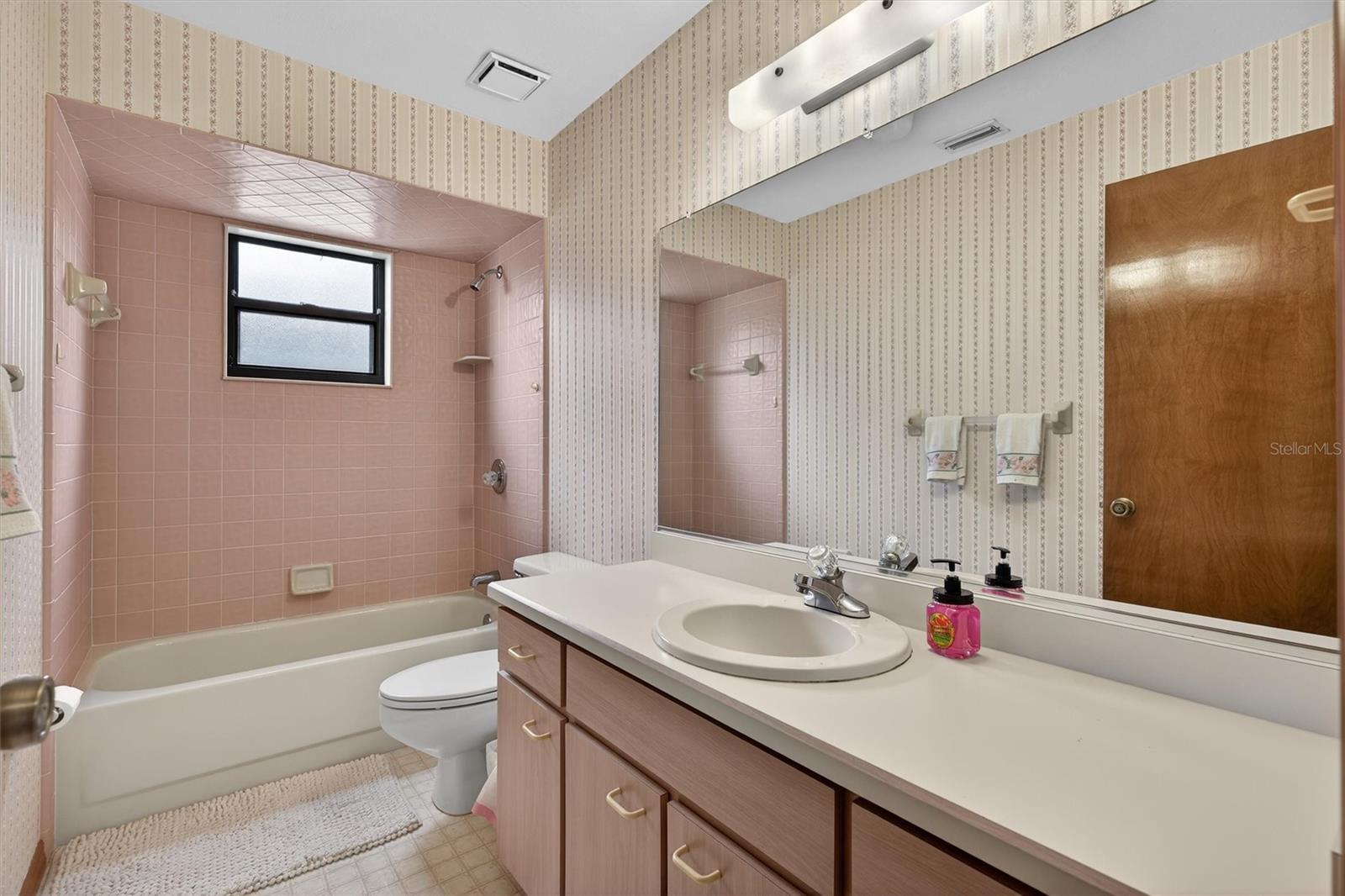 Image 7 of 93 For 239 Wilmette Avenue