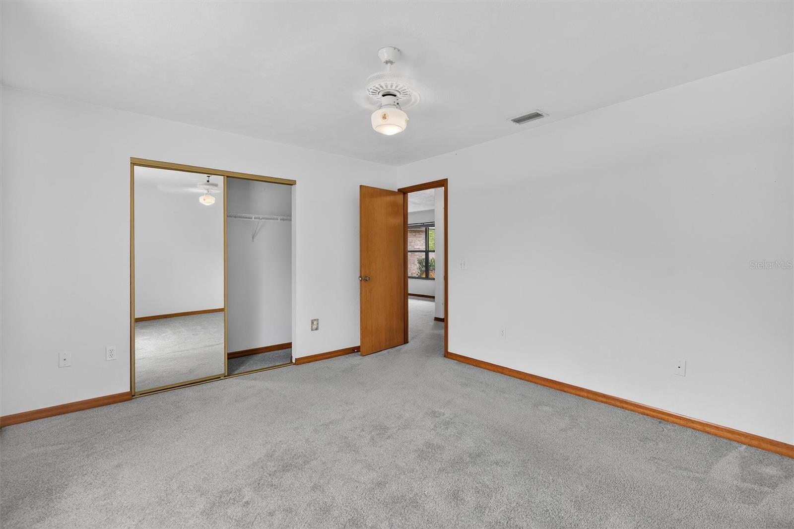 Image 9 of 93 For 239 Wilmette Avenue