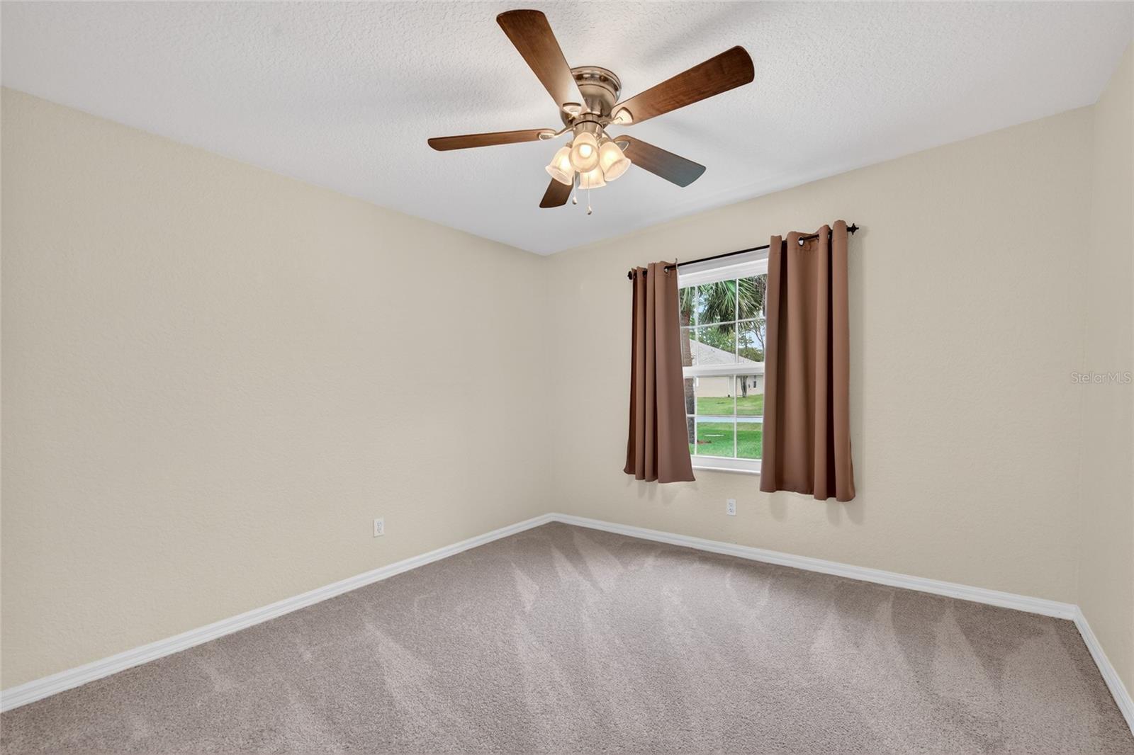 Image 18 of 32 For 60 Pickering Drive