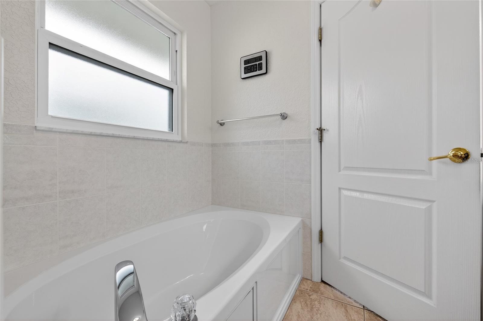 Image 27 of 32 For 60 Pickering Drive