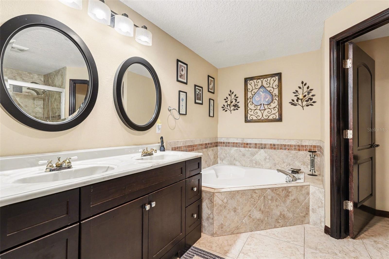 Image 24 of 100 For 980 And 960 Still Road