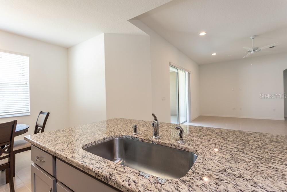 Image 13 of 37 For 10 Fischer Lane