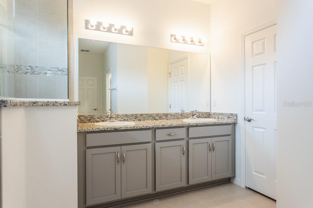 Image 22 of 37 For 10 Fischer Lane