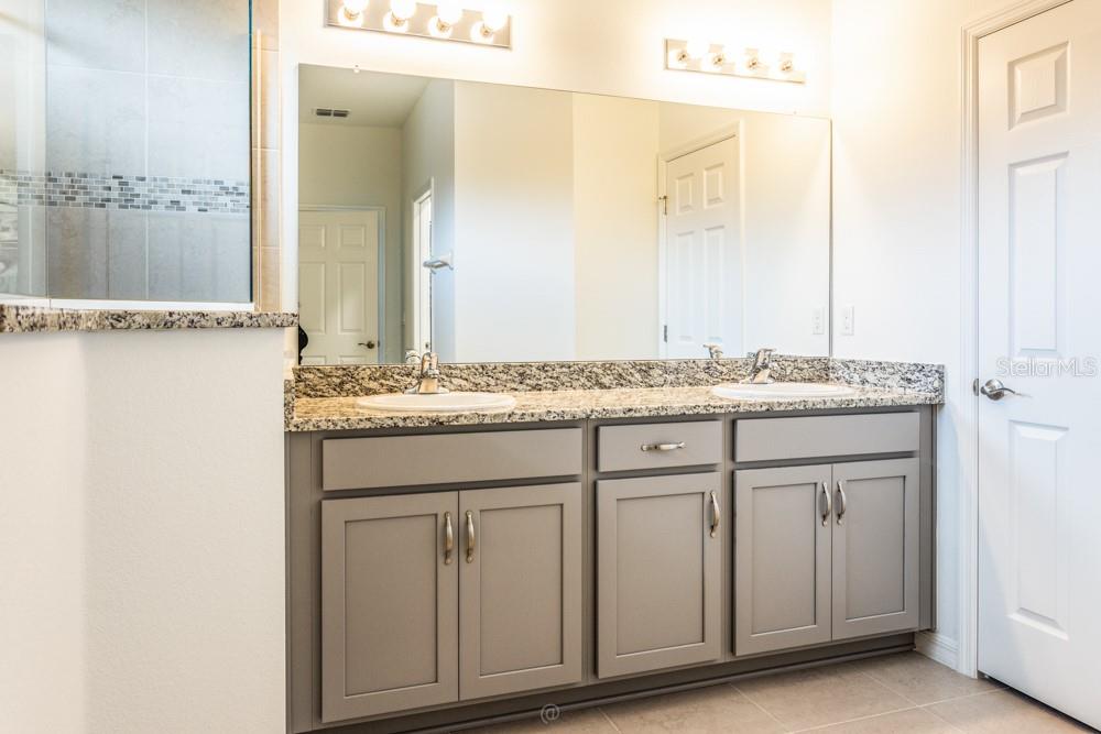 Image 24 of 37 For 10 Fischer Lane