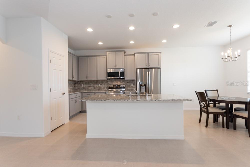 Image 7 of 37 For 10 Fischer Lane