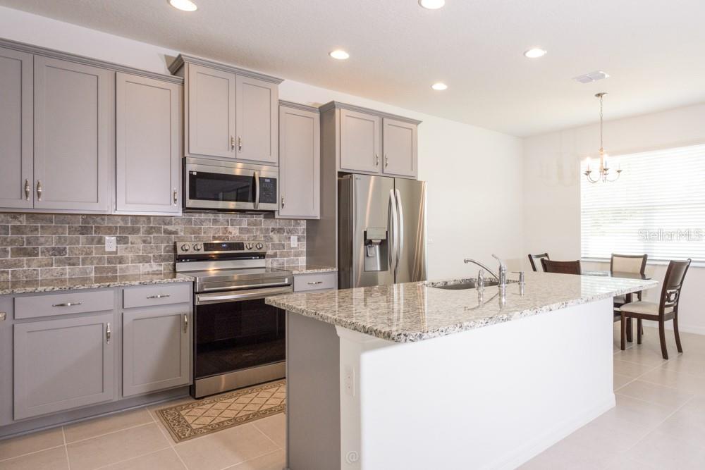 Image 8 of 37 For 10 Fischer Lane