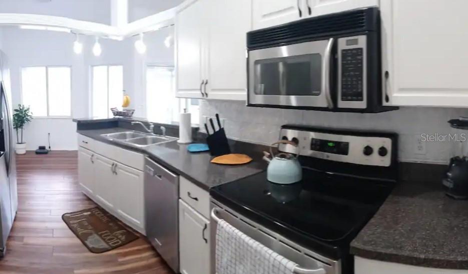 Image 14 of 28 For 2 Seagirt Court