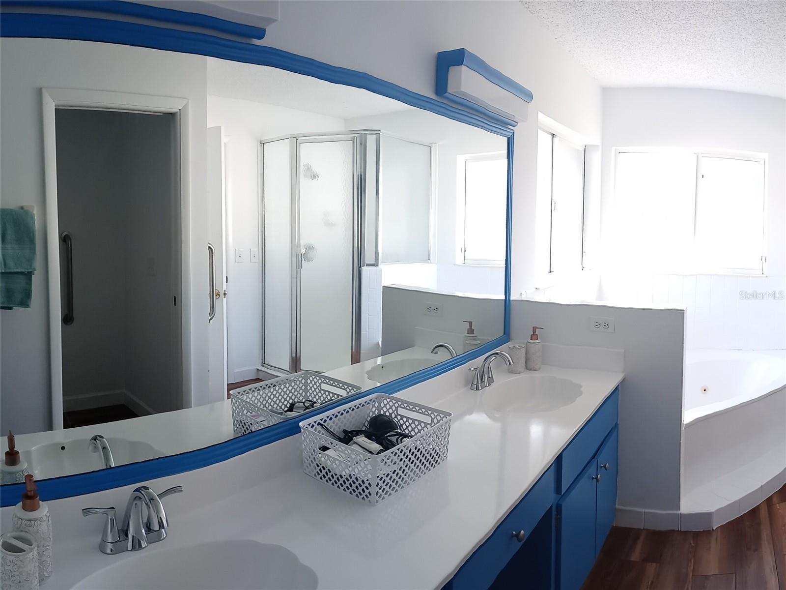 Image 18 of 28 For 2 Seagirt Court