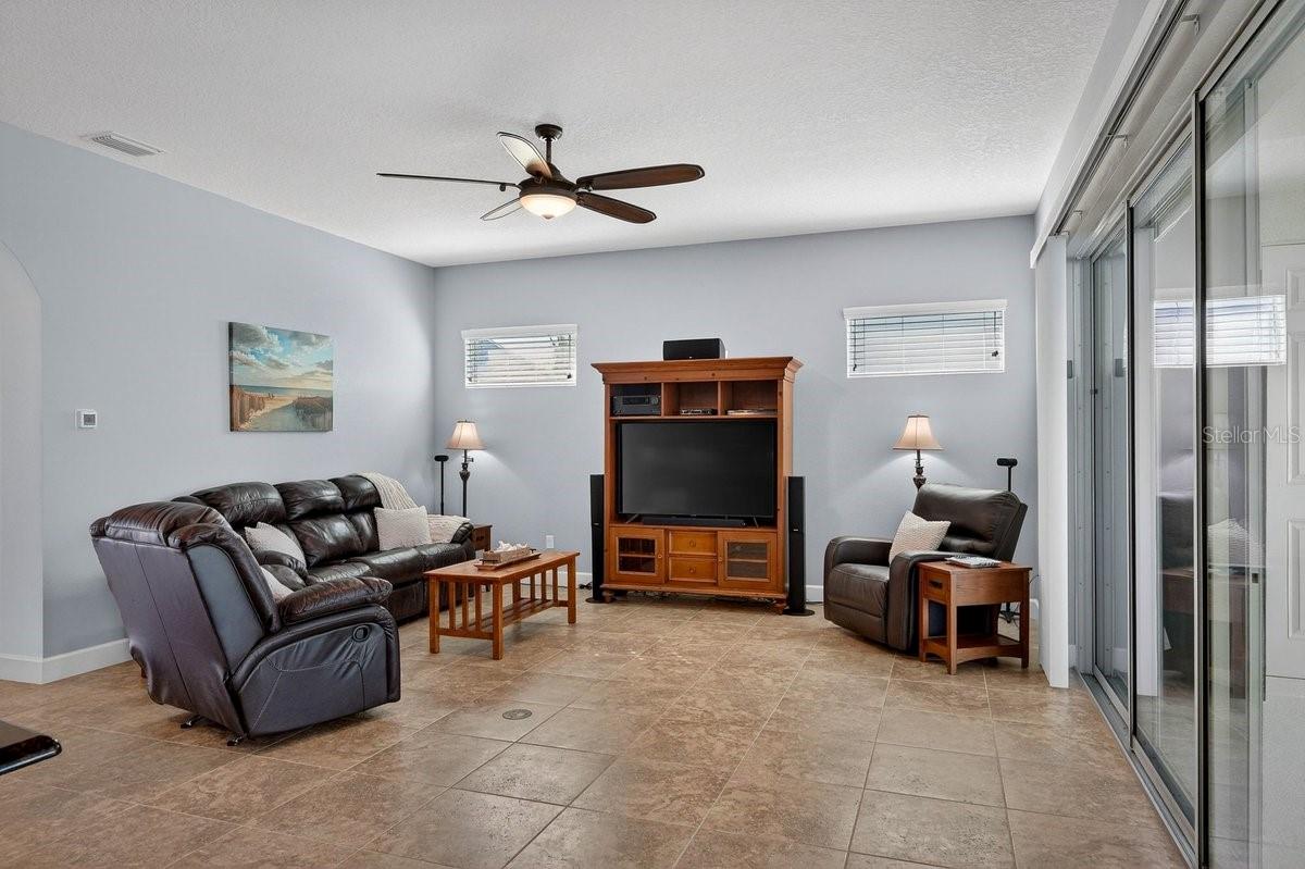 Image 27 of 75 For 6850 Forkmead Lane