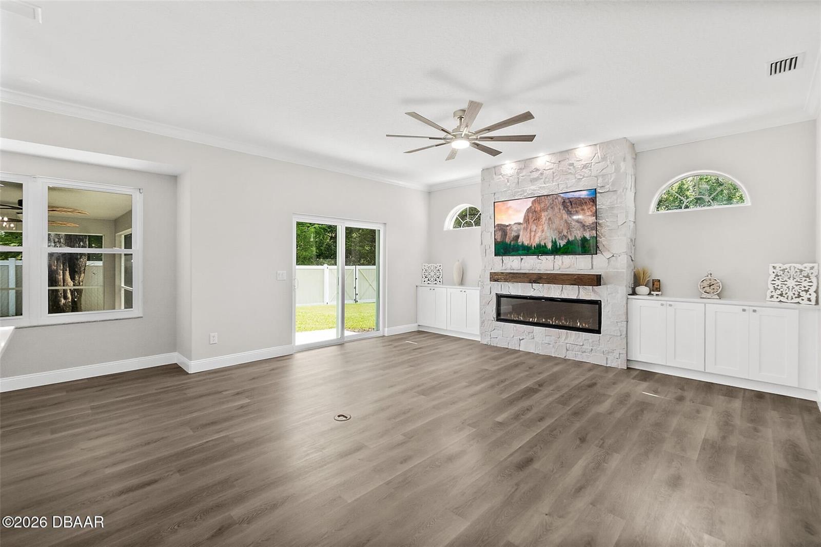 Image 11 of 35 For 7 Traceway Court