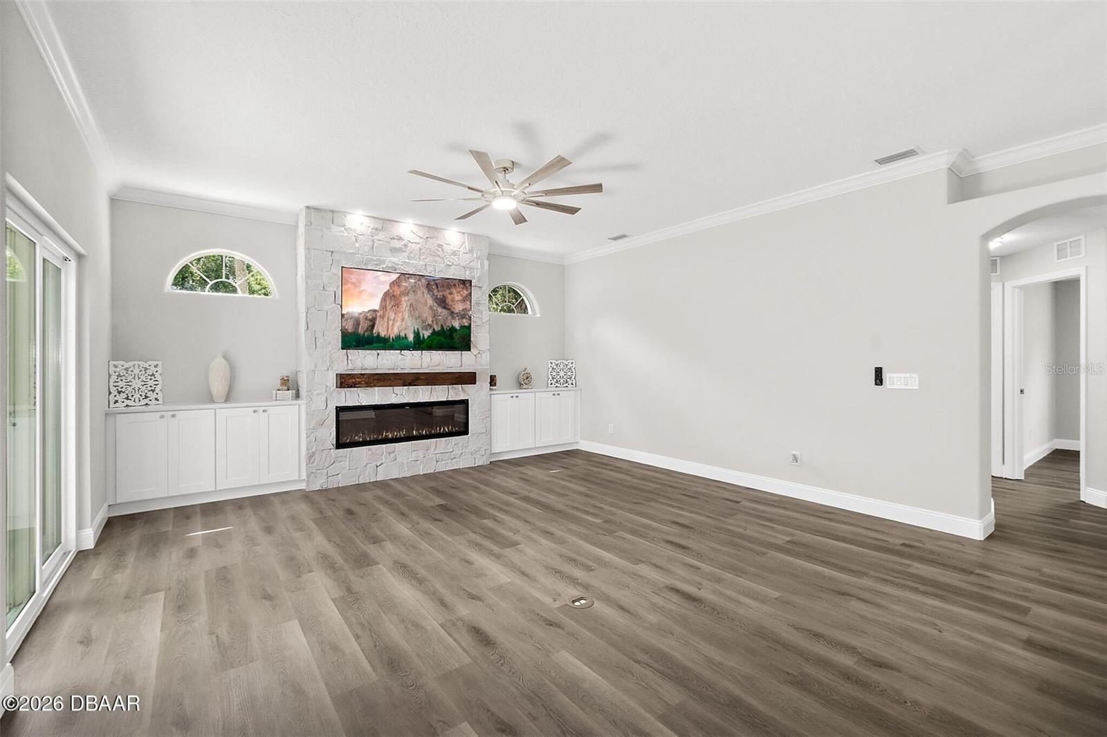 Image 12 of 35 For 7 Traceway Court