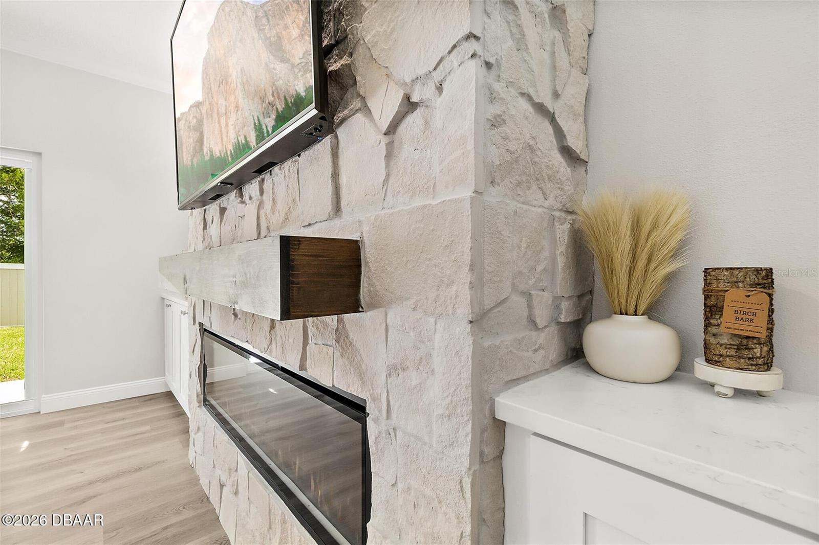 Image 14 of 35 For 7 Traceway Court