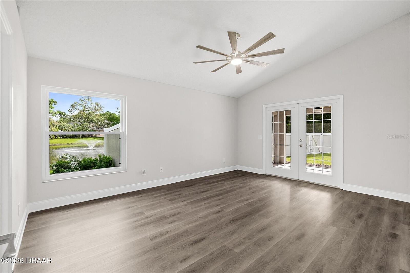 Image 15 of 35 For 7 Traceway Court