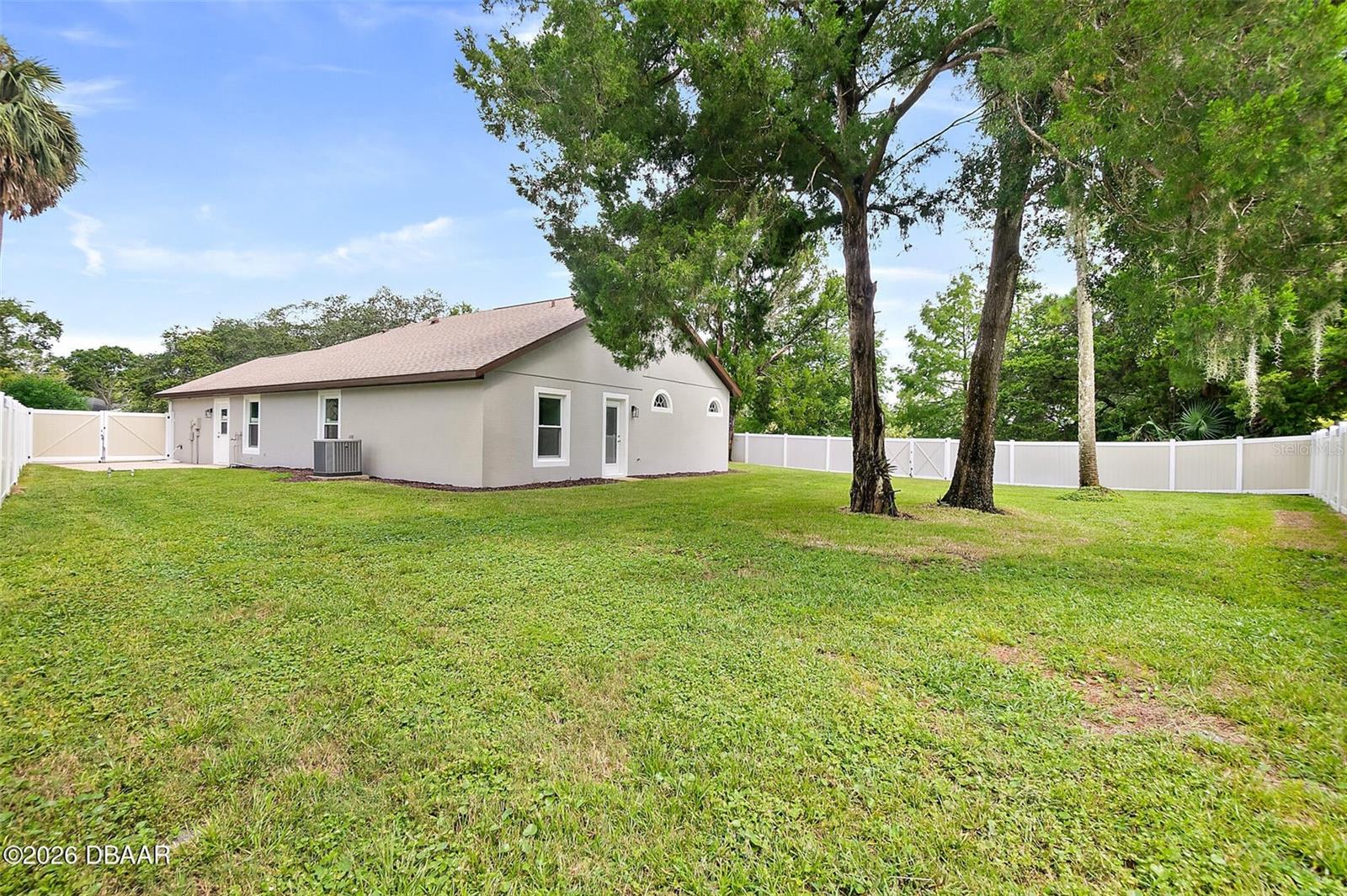 Image 31 of 35 For 7 Traceway Court