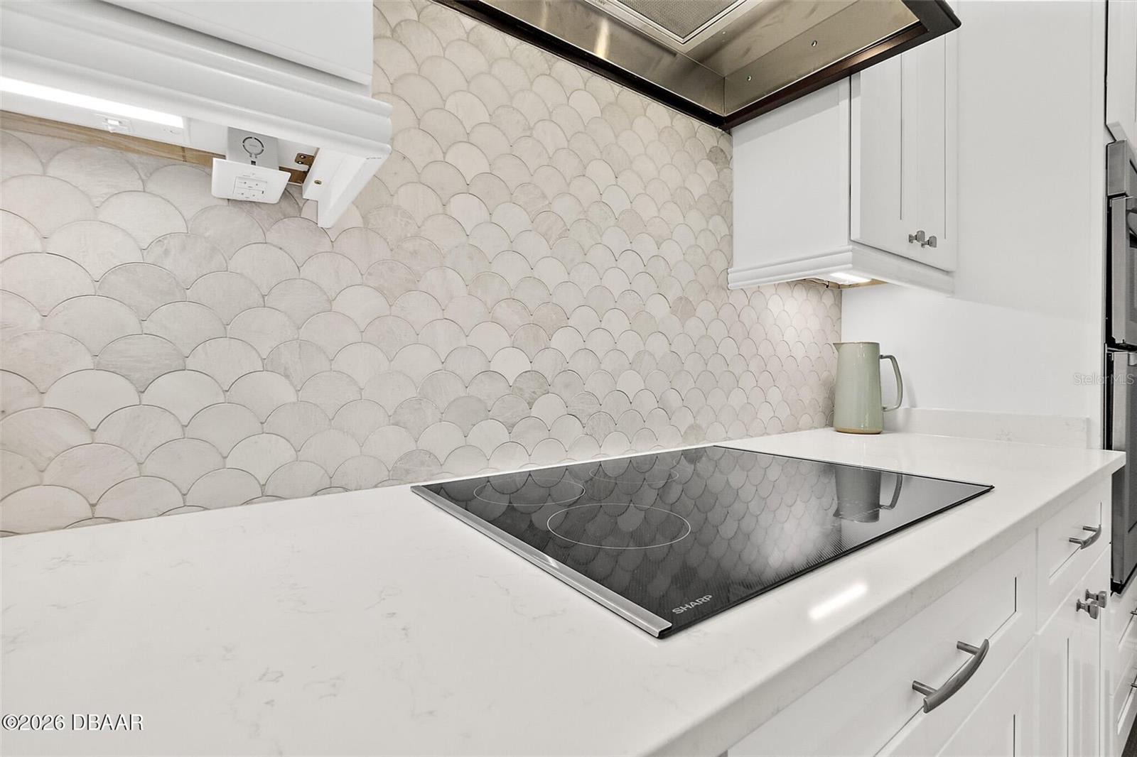 Image 8 of 35 For 7 Traceway Court