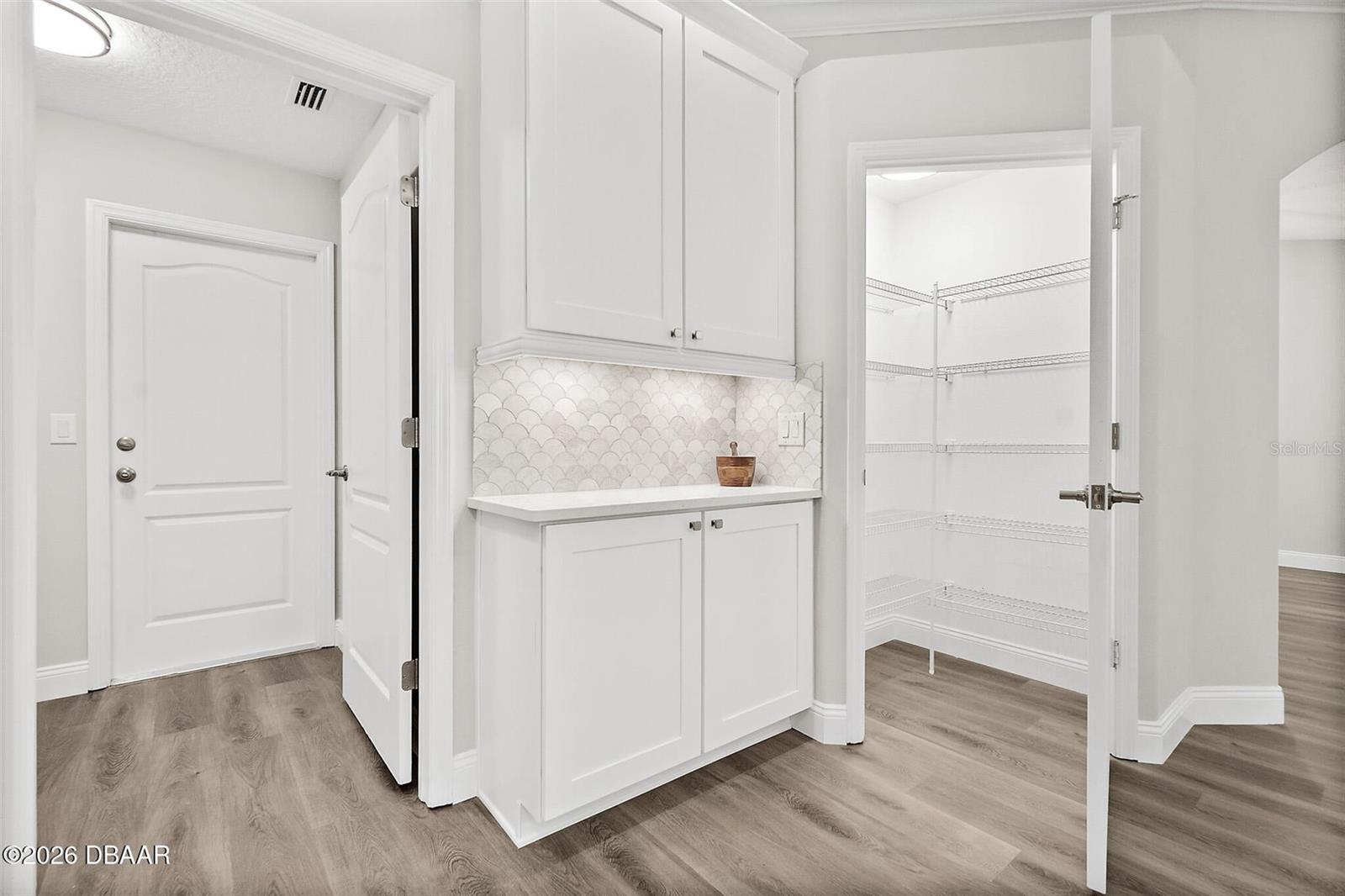 Image 9 of 35 For 7 Traceway Court